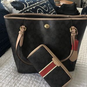 Coach Tote & Matching Wallet